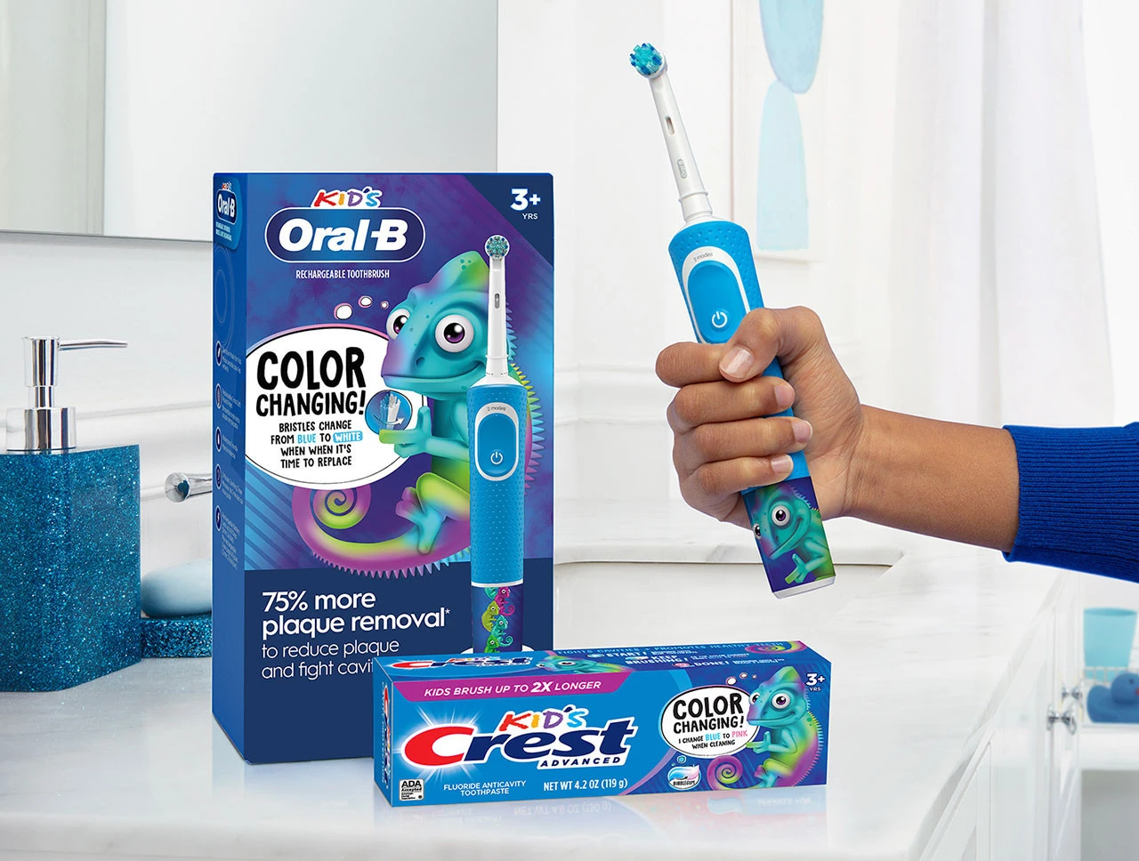 Oral-B + Crest Color Changing Electric Toothbrush Kids Bundle - Image 7